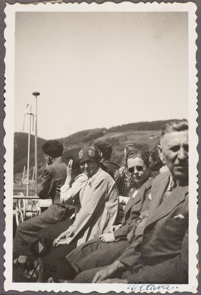 rejs po Wełtawie, pasażerowie łodzi