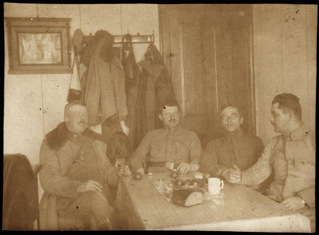 mężczyźni w mundurach armii austro-węgierskiej