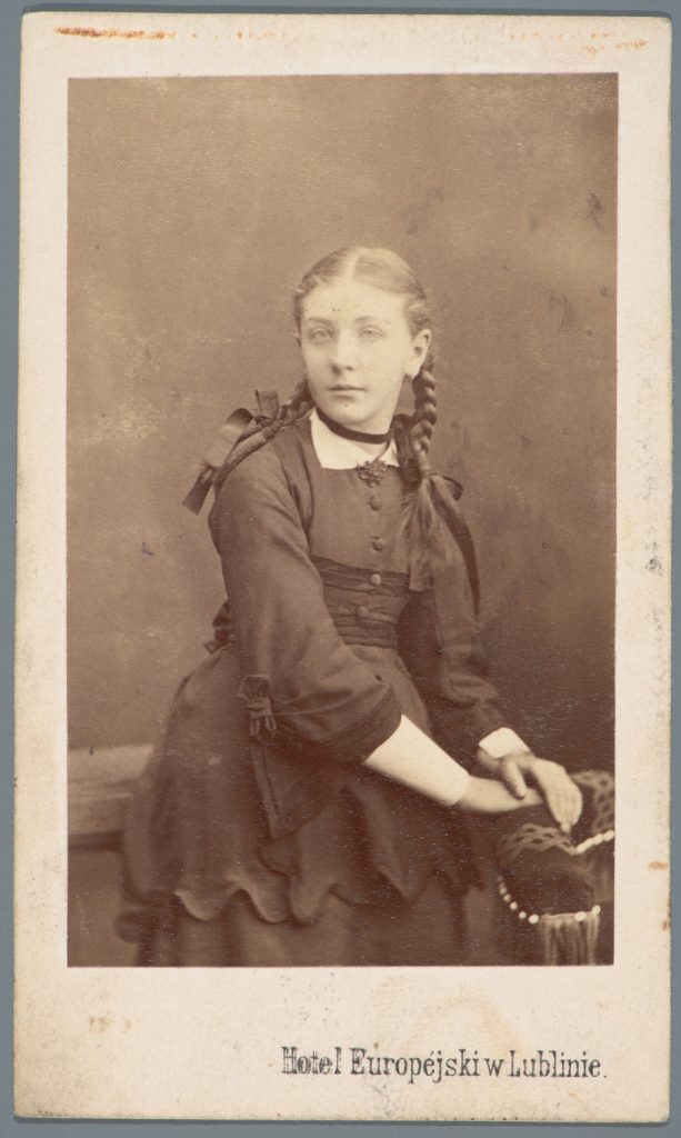 młoda kobieta, portret
