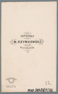 kobieta w żałobie narodowej, portret