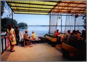 "Pojezierze Olsztyńskie Widok na jezioro  Dadaj " fot. A. Chmielewski 1976 r. " ["Ośrodek Beata-Stod (Jezioro Dadaj) Olsztyńskie, 1976 r. ADM"] z cyklu "Pogoda ładna, aż żal wyjeżdżać"