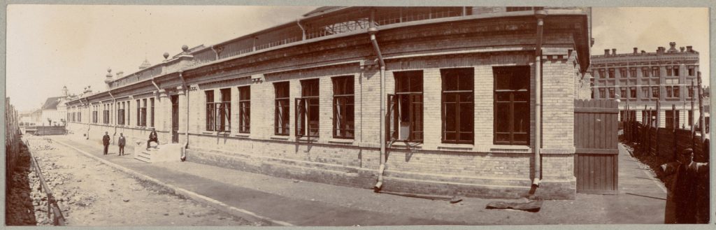 Wilno, fragment kompleksu budynków przy Miejskiej Hali Targowej