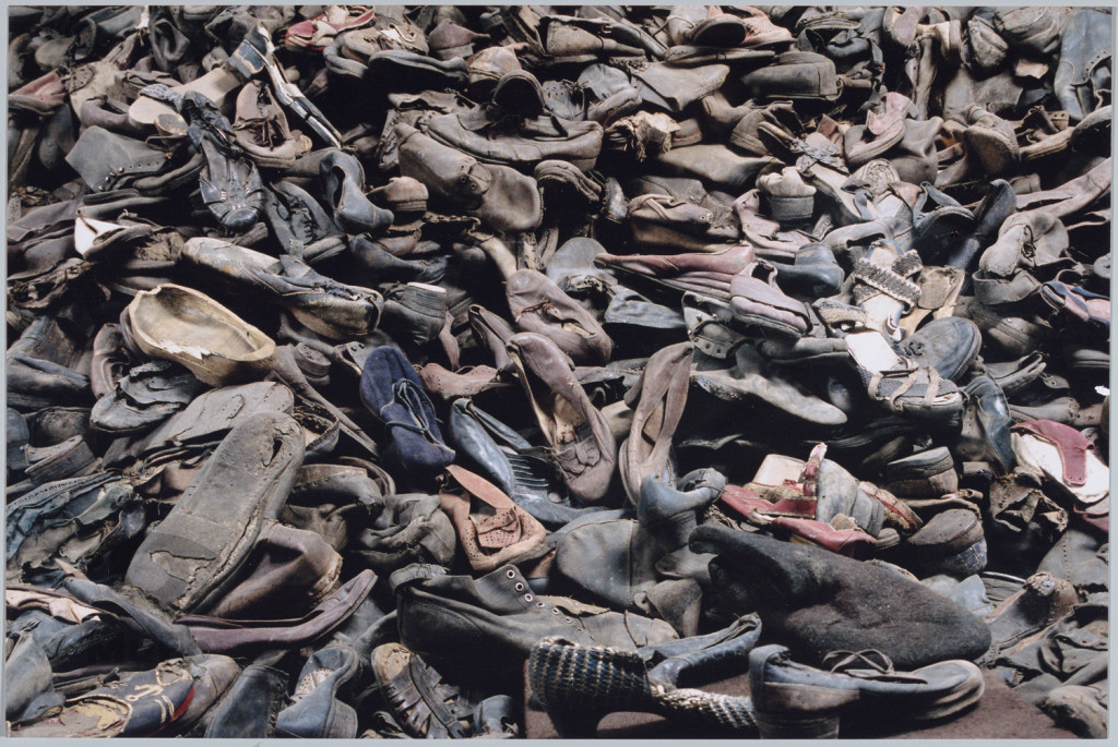 "Auschwitz" 1997 "Buty po zagazowanych przez Niemców więżniach"