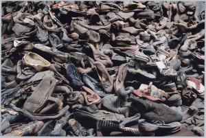 "Auschwitz" 1997 "Buty po zagazowanych przez Niemców więżniach"