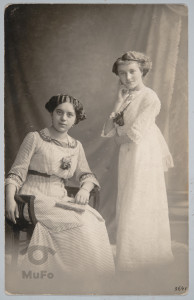 Maria Czapla (po mężu Dudzińska) z koleżanką, portret