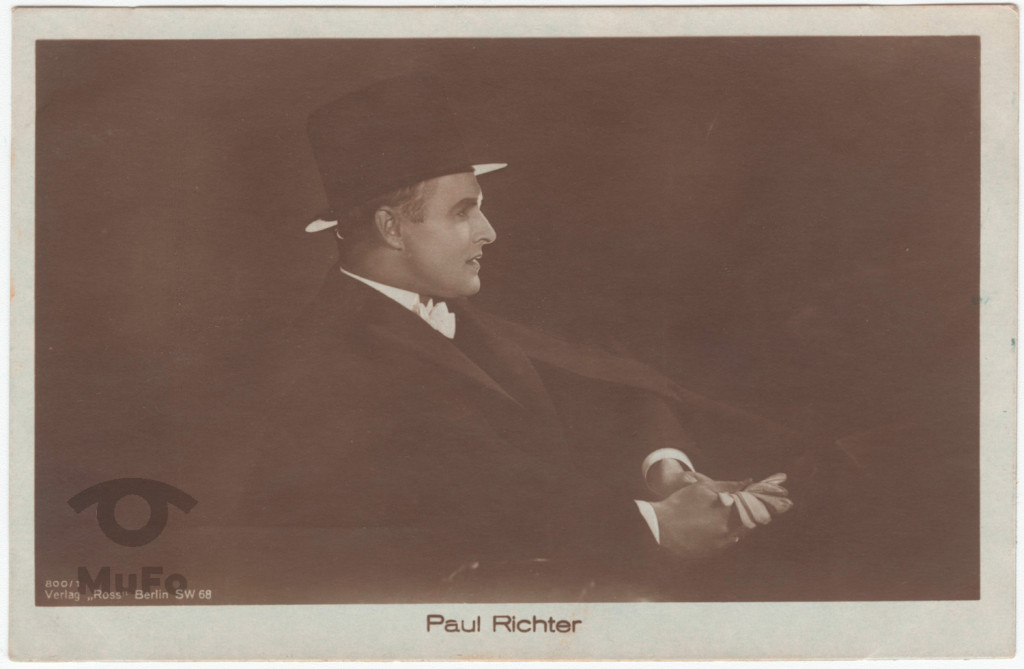 aktor Paul Richter, portret profil na ciemnym tle