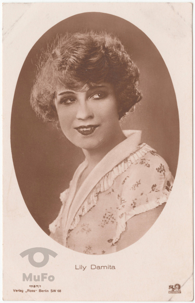aktorka Lily Damita, portret w owalu