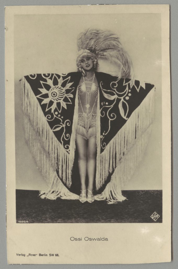 Ossi Oswalda w stroju estradowym