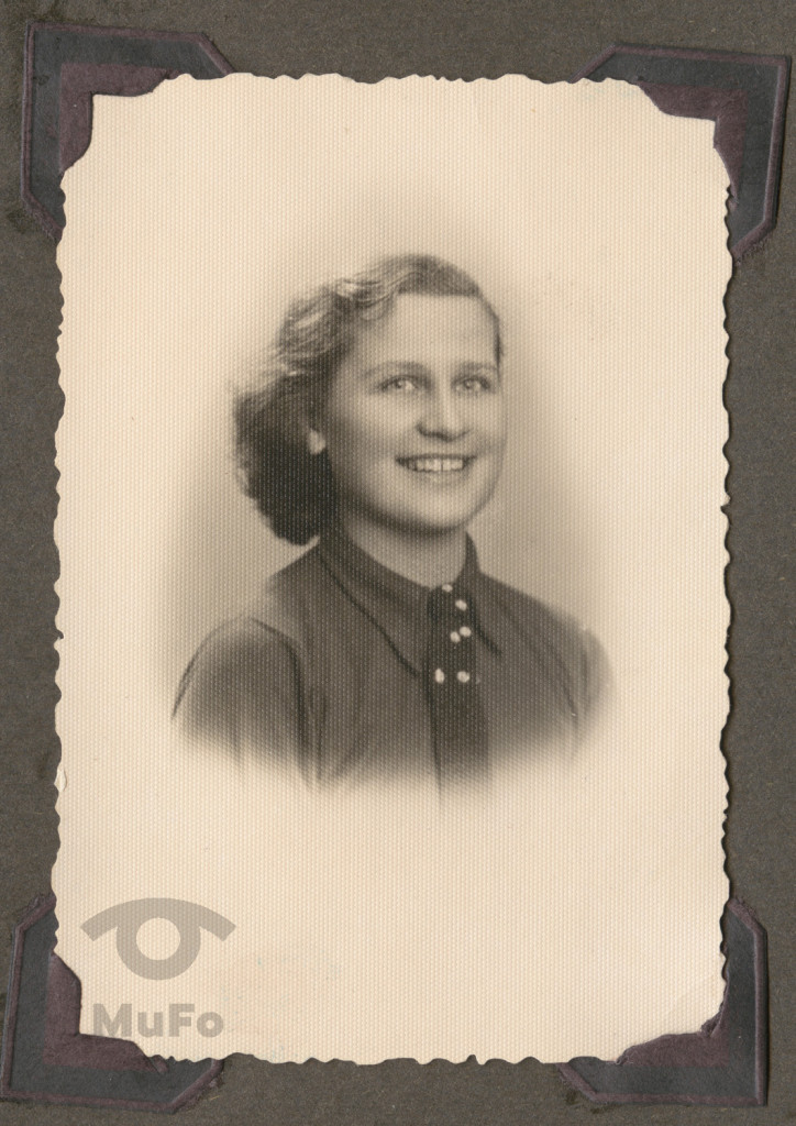 młoda kobieta, portret