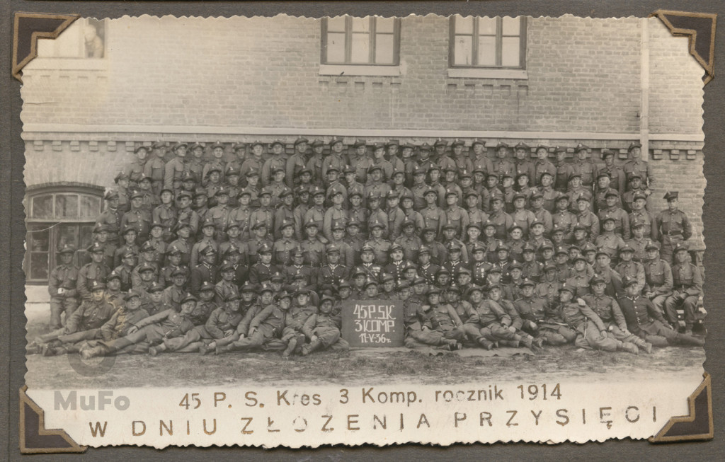 Portret zbiorowy, żołnierze - 45. Pułk Strzelców Kresowych,  3. Kompania, rocznik 1914.