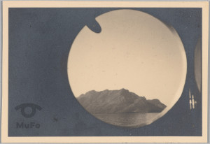 Wyspa Chios w widoku przez bulaj statku