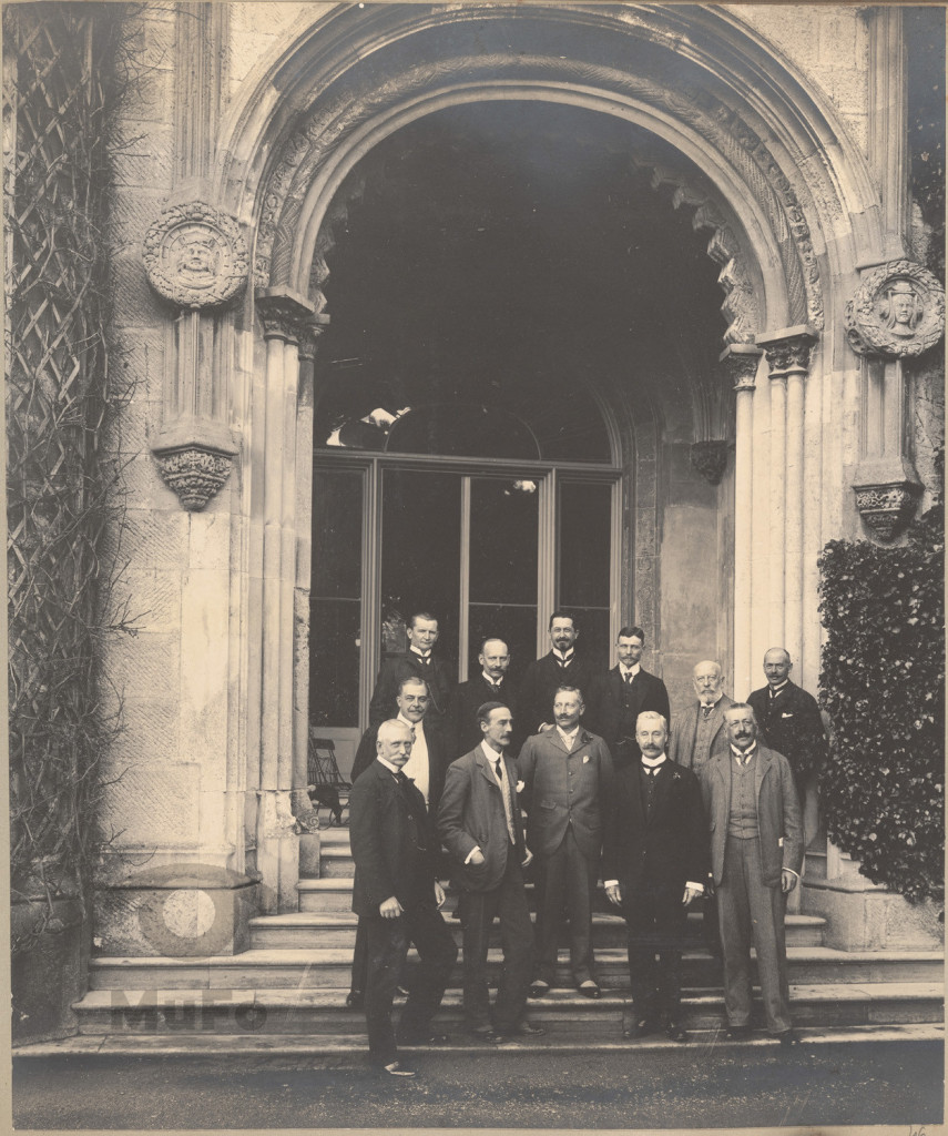 Wilhelm II wraz ze swoją świtą i Edwardem Montagu-Stuart-Wortley w Hightcliffe