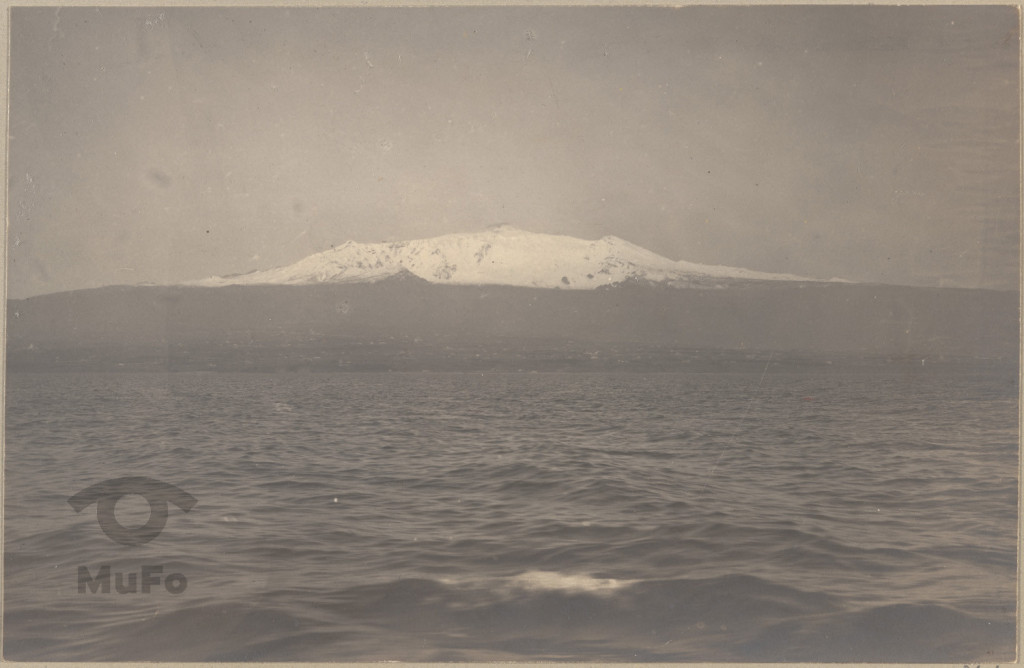 Etna - widok od strony Morza Śródziemnego
