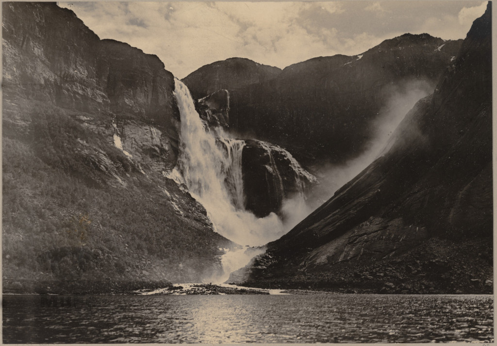 Wodospad Skjeggedalsfoss w Norwegi