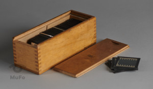 Zbiór 65 barwnych przezroczy z krajobrazami, architekturą