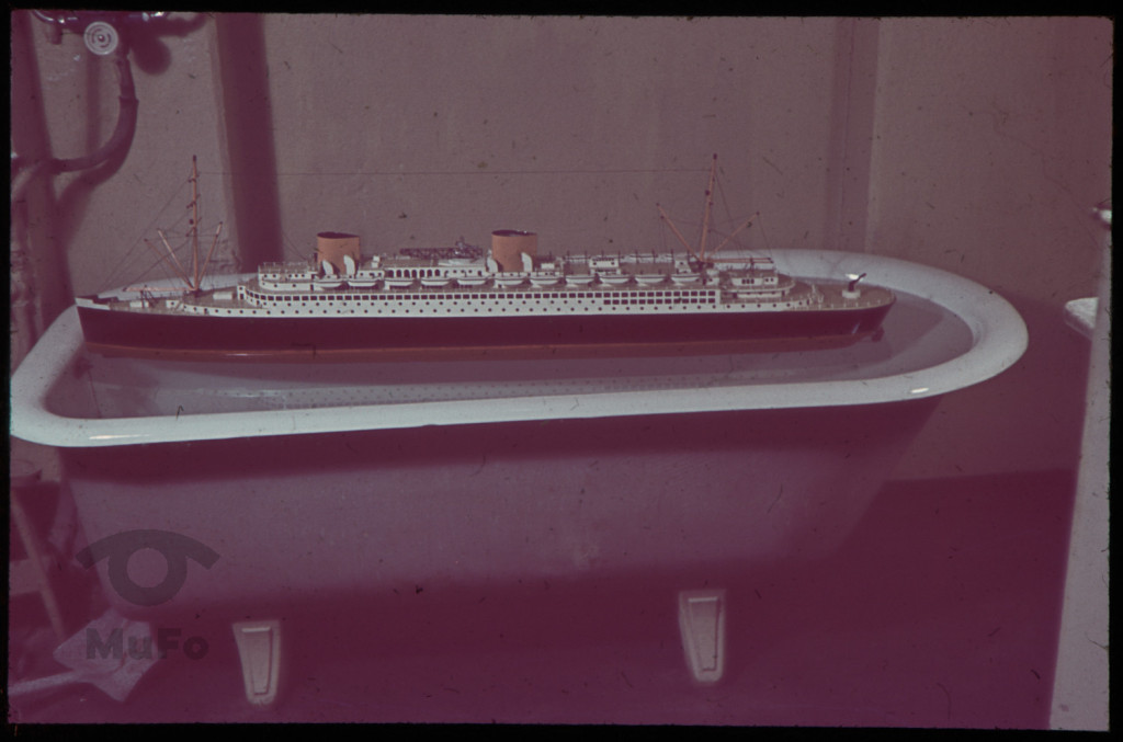 Model okrętu w wannie