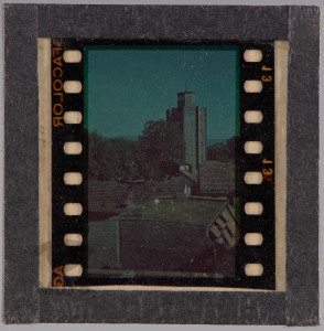 Dzierżoniów, dachy domów i wieża ciśnień