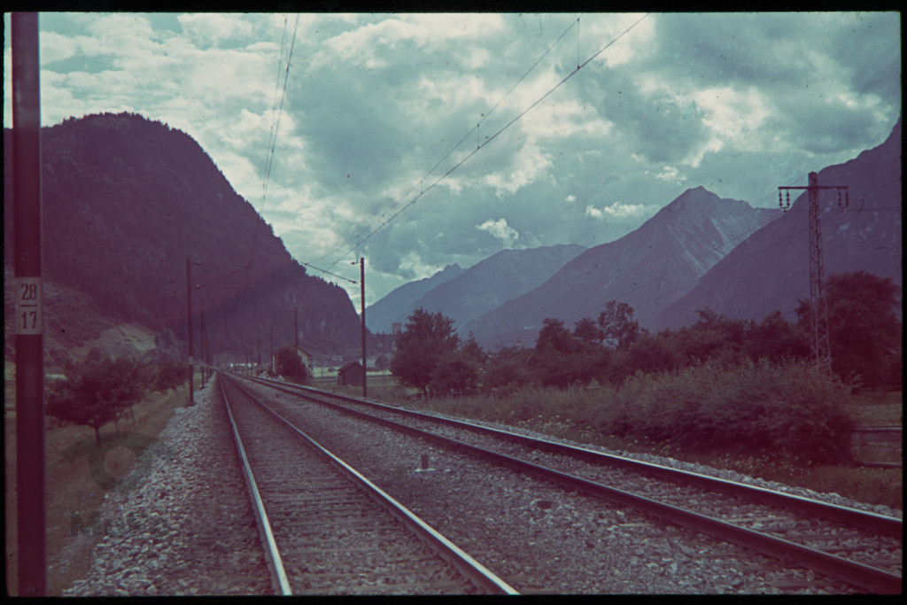 Linia kolejowa wśród gór