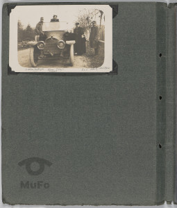 Album zawierający 158 fotografii