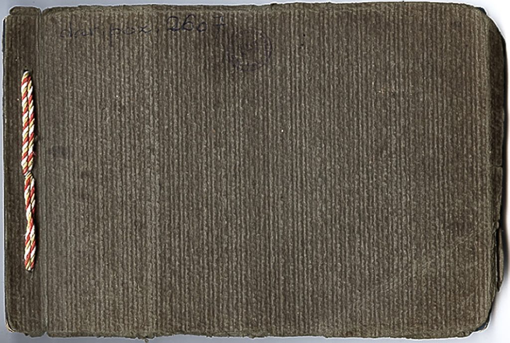 album zawierający 68 fotografii.