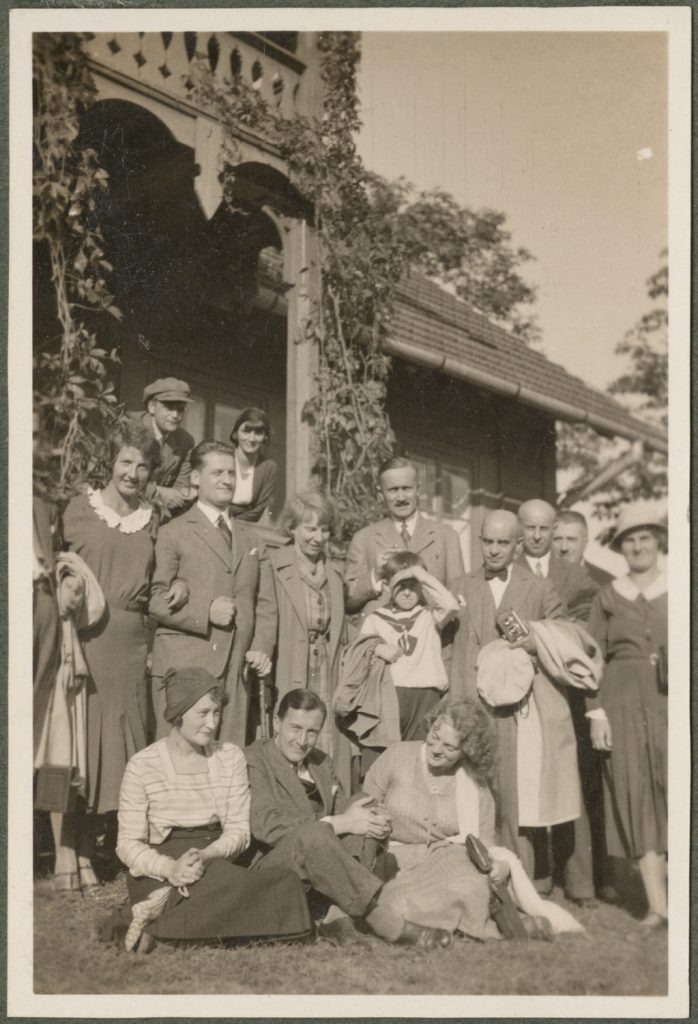 Liczni goście Karyłowskich, portret zbiorowy