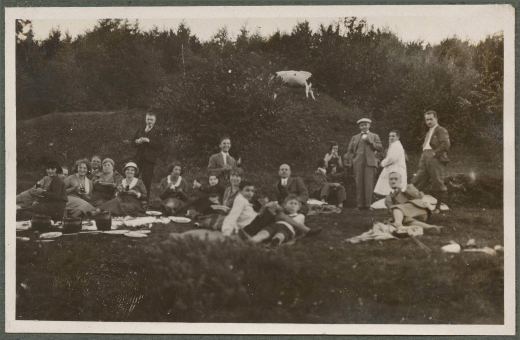 Goście Karyłowskich, portret w plenerze