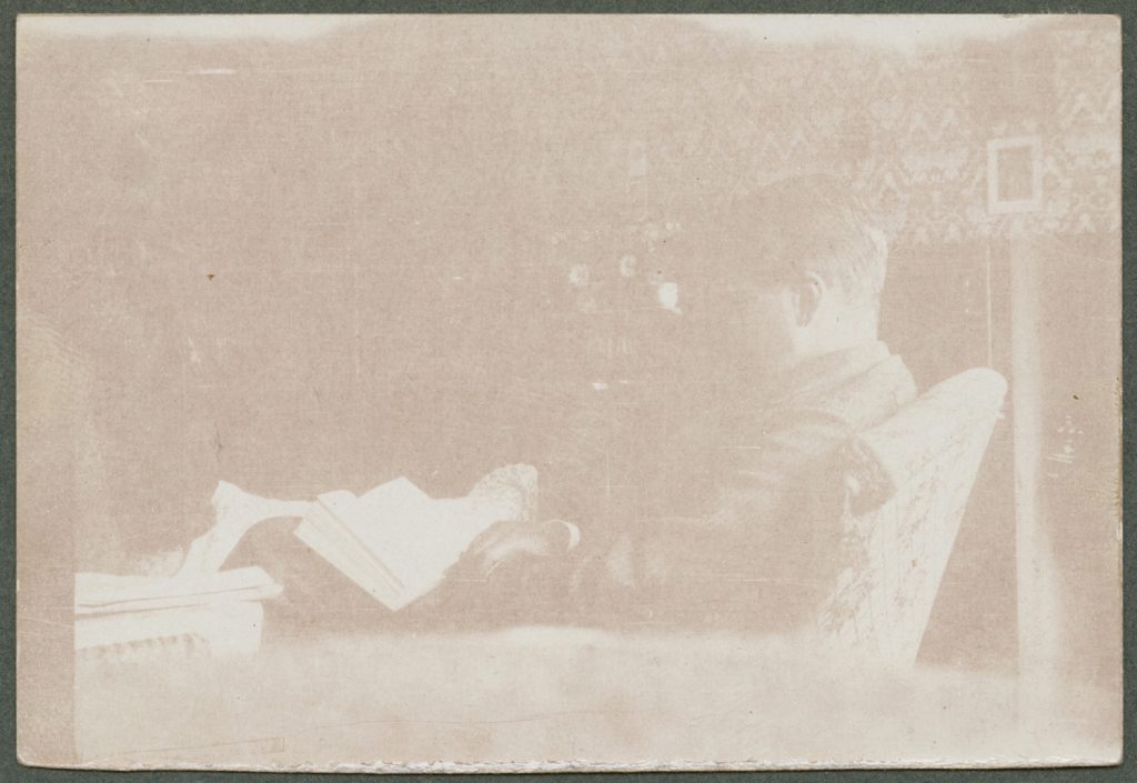 Paweł Mussil, portret we wnętrzu