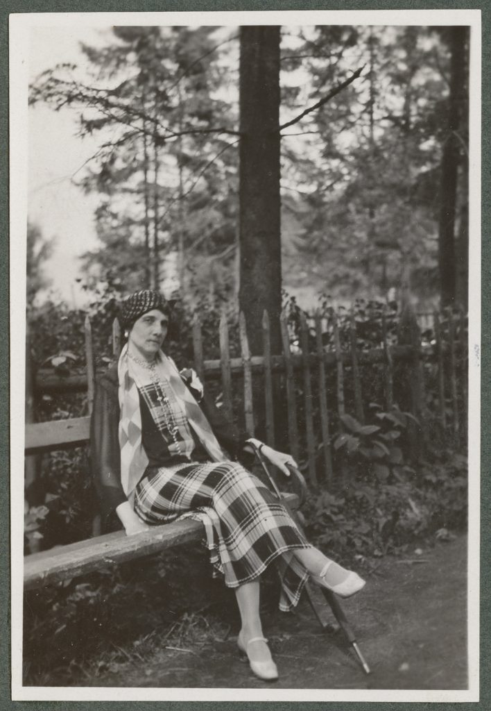 Wanda Korytowska, portret w plenerze