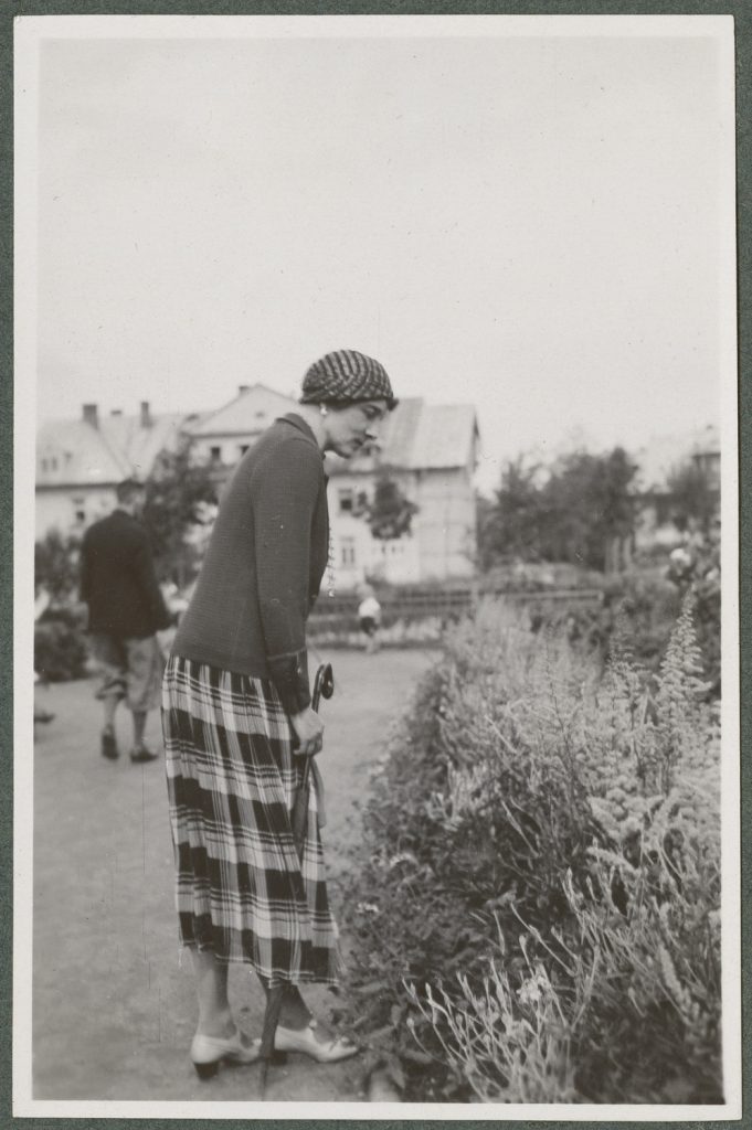 Wanda Korytowska, portret w plenerze