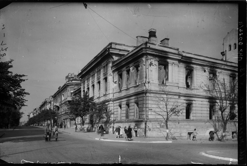 Wilno, ulica Mickiewicza 13, kasyno garnizonowe w ruinie