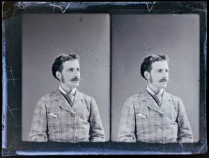 Młody mężczyzna z wąsem, portret