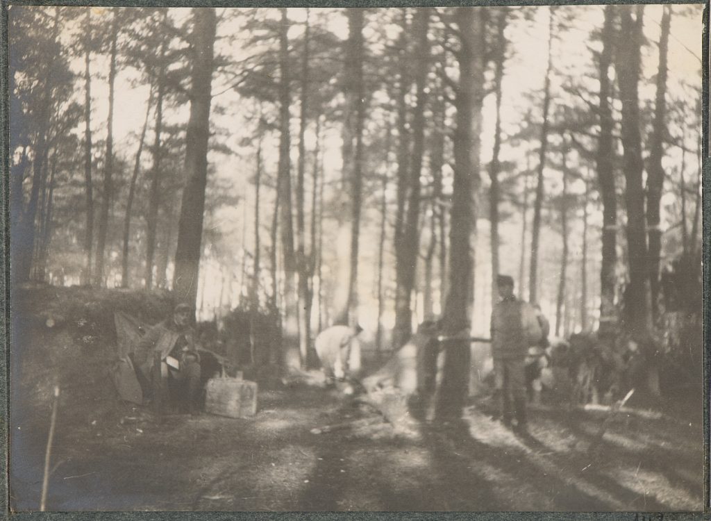 Kołki, obóz żołnierzy austro-węgierskich w lesie