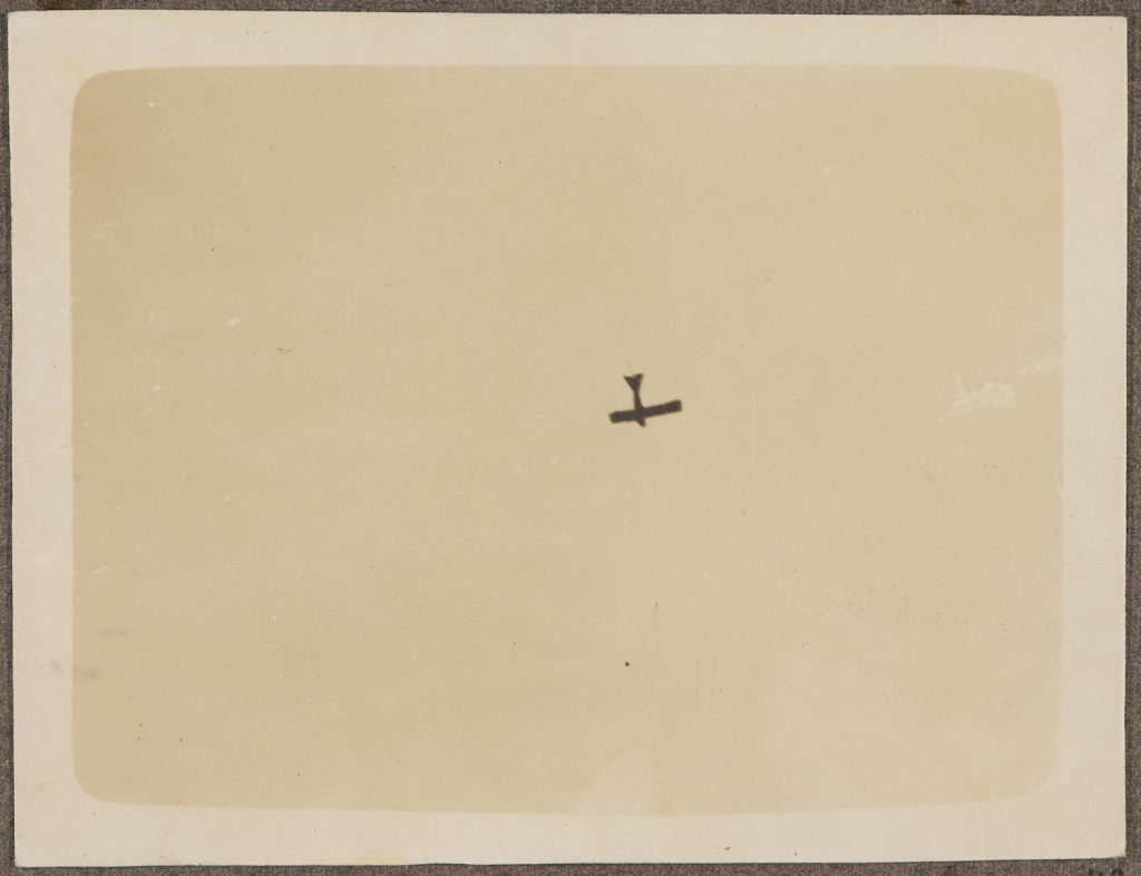 Kraków, lotnisko Rakowice, samolot Albatros B.II "Lump" w locie
