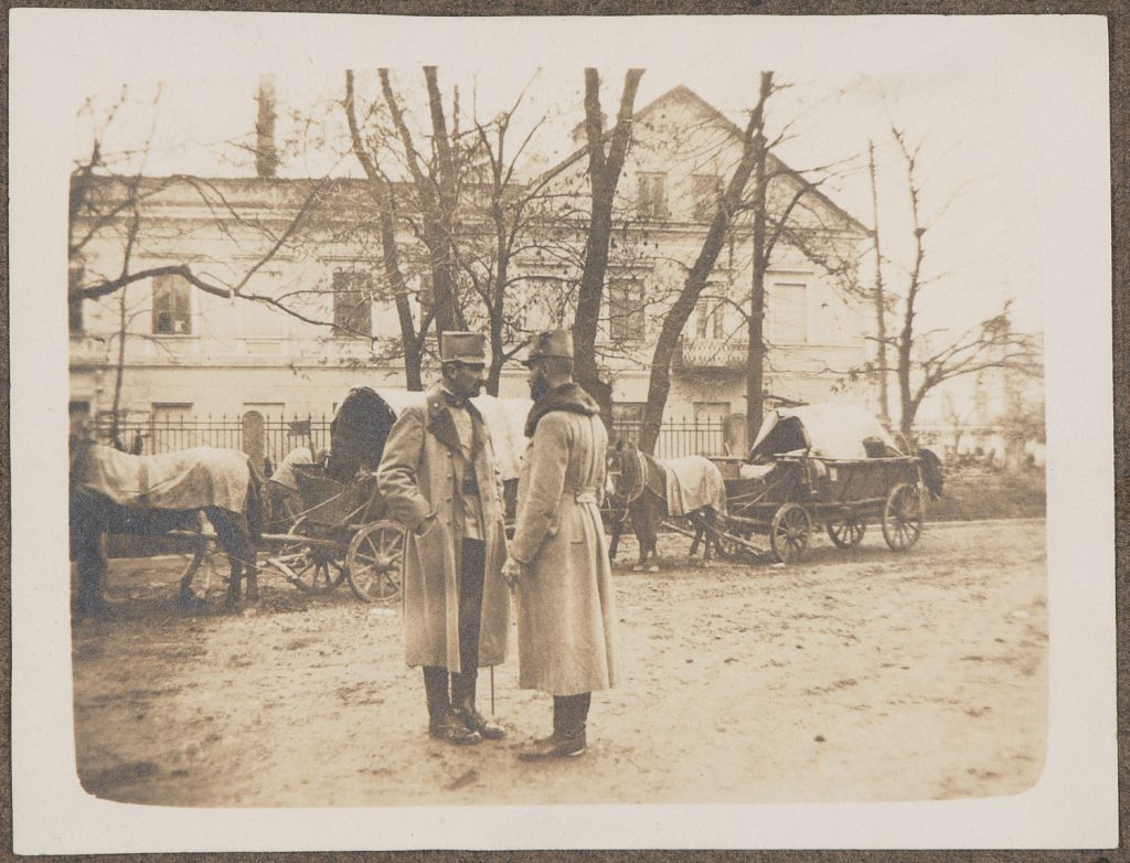 Radom, generał Rozwadowski toczący rozmowę z oficerem austro-węgierskim