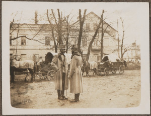 Radom, generał Rozwadowski toczący rozmowę z oficerem austro-węgierskim