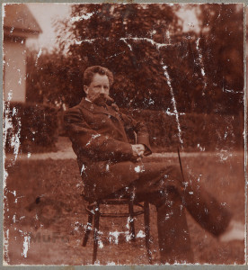 Krym, portret mężczyzny na krześle