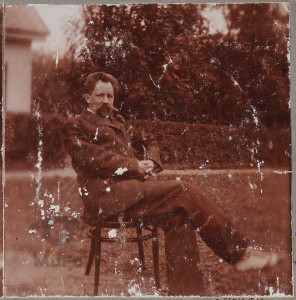 Krym, portret mężczyzny na krześle