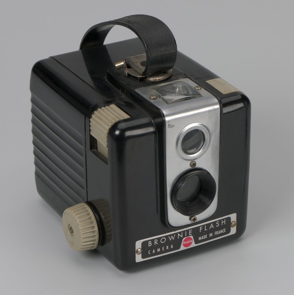 Aparat fotograficzny,  Kodak Brownie Flash